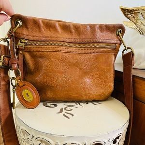 Leather Fossil crossbody purse